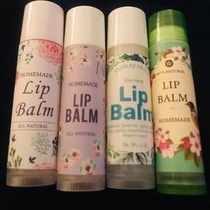 Custom orders soaps lip gloss chapsticks candles 15$